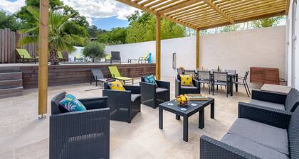 Villa Holidays****Piscine privée & chauffée - clim