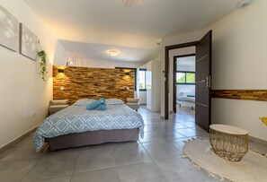 4 bedrooms, iron/ironing board, travel crib, free WiFi