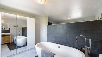 Bathtub, hair dryer, towels