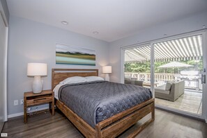 5 bedrooms, desk, free WiFi, bed sheets