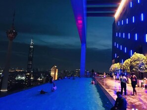 Outdoor pool - Garden Suites at Platinum (Kuala Lumpur)