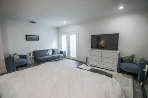 3 عدّة غرف نوم وواي فاي وملاءات أسرّة