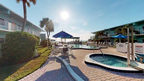 Pool - Via Roma Beach Resort - 2 Bedroom (Bradenton)