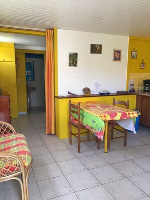 Dining - Kay Margo T1 bis with pool (Sainte-Luce)