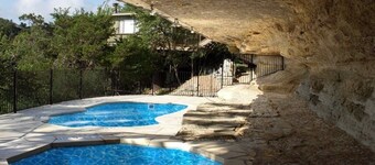 The Treehouse on Lake Travis