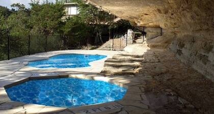 Puutalo Travis-järvellä, upea näköala