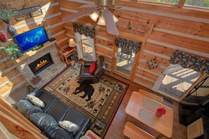 TV, fireplace, DVD player, stereo