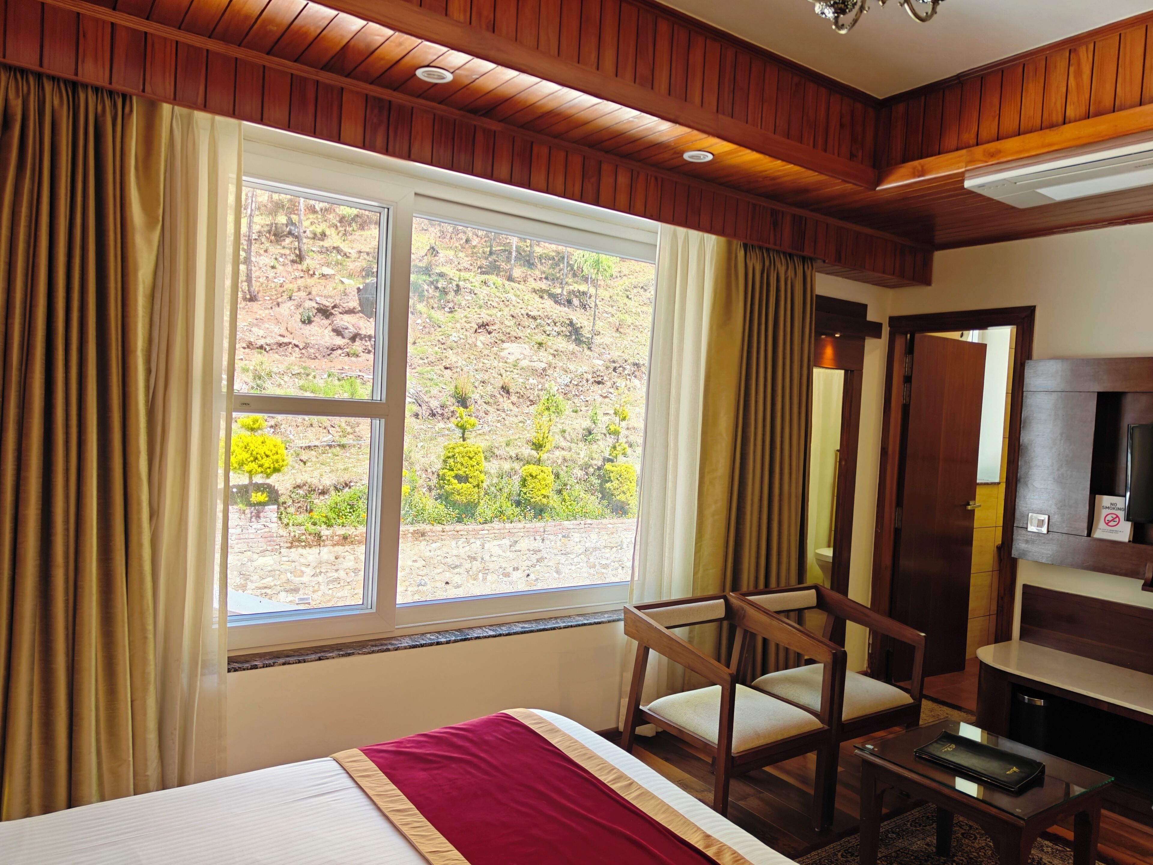 Classic Room | Premium bedding, memory foam beds, in-room safe, desk