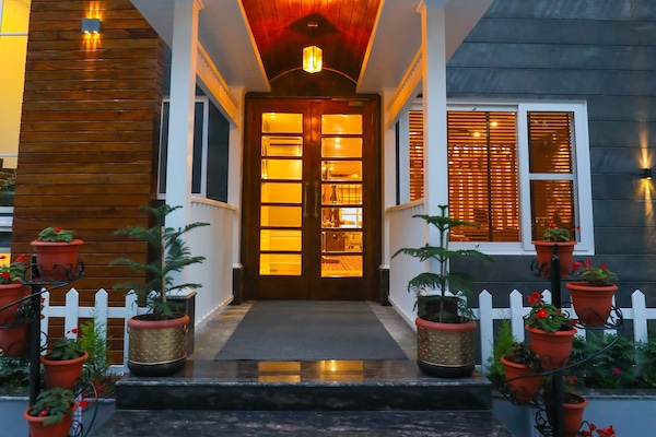 Pintu masuk hartanah
