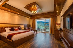 Premium Double Room, 1 Bedroom, Balcony, Valley View | Premium bedding, memory foam beds, in-room safe, individually furnished - The Retreat Mashobra (Shimla)