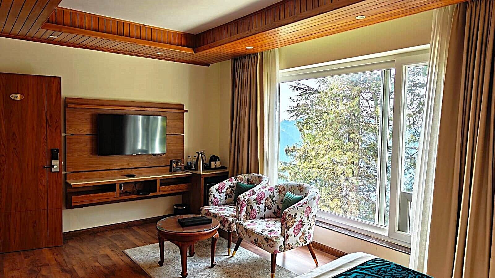 Premium Double Room | Premium bedding, memory foam beds, in-room safe, desk