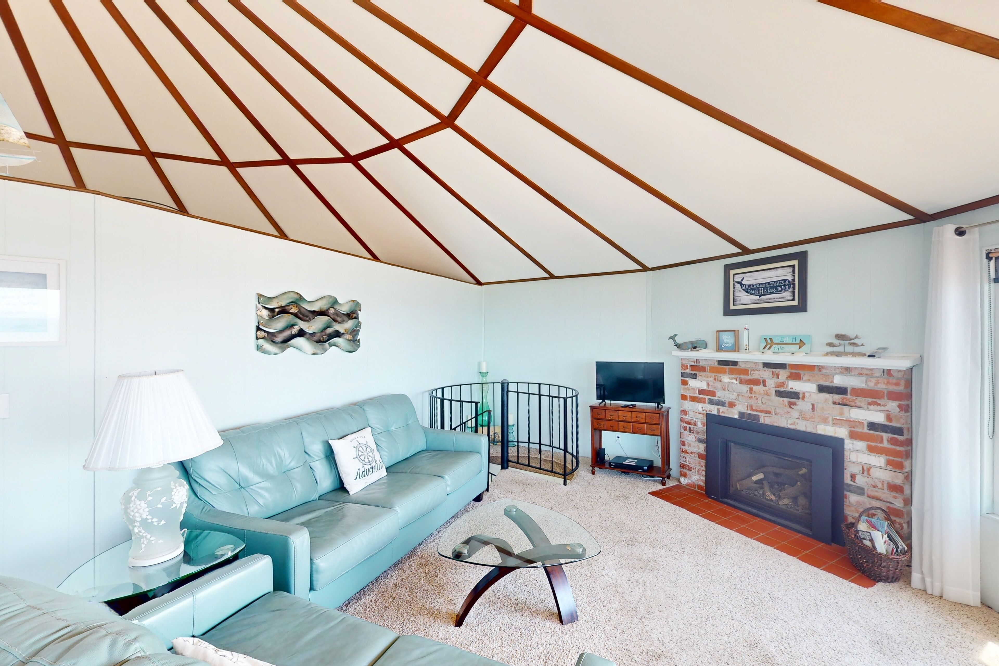 Dog-friendly home with great decks & stunning ocean views