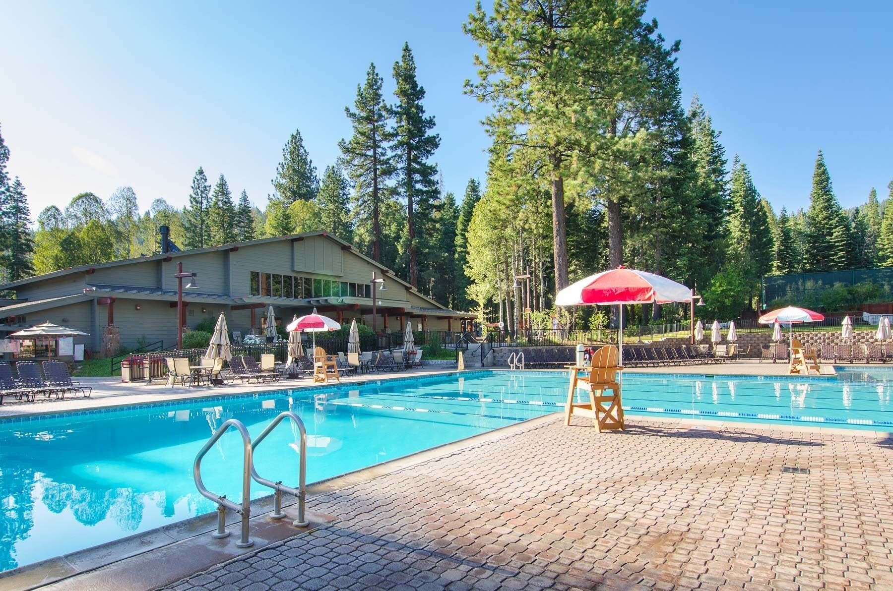 恒温泳池，泳道泳池