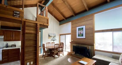 Beautiful View for a Great Price! 2 bed/2 bath condo with loft in Northstar