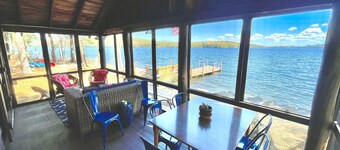 Harold's Camp: The cutest waterfront right on Lake Winnipesaukee ⚓️