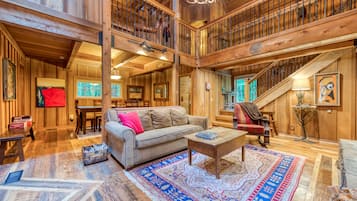 Televisión, chimenea, videojuegos y reproductor de DVD