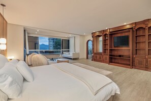 6 bedrooms, desk, WiFi, bed sheets - Stunning Luxury Penthouse with Spa and Concierge (medellin)