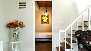 3 bedrooms, desk, iron/ironing board, bed sheets