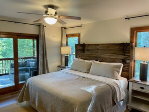 4 chambres, fer et planche à repasser, Wi-Fi gratuit, draps fournis