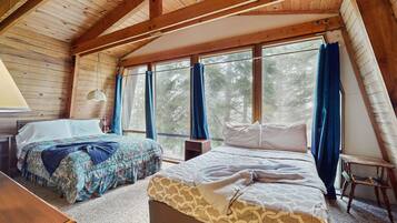 4 quartos, acesso à internet, roupa de cama