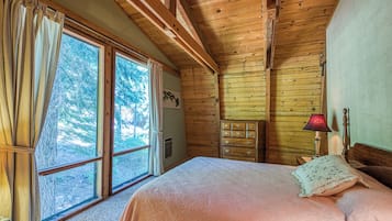 4 quartos, acesso à internet, roupa de cama