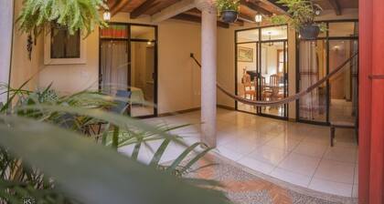 Appartement de quartier confortable Ă 10 minutes Ă pied du centre-ville