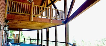 14,229sqft Estate on 8ac w/ 4100sqft Guest home TikiBar HotTub Overlooking GNP!