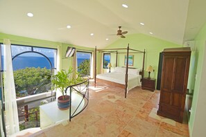 5 habitaciones, tabla de planchar con plancha y internet 