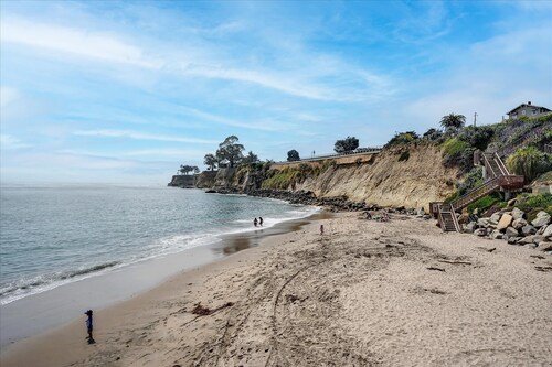 COLORFUL HISTORIC VENETIAN COURT #8 ON CAPITOLA BEACH