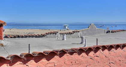 Capitola Beach - La «Cour vénitienne n ° 8» colorée et historique !!