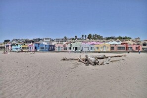 Accommodatie ligt op het strand, ligstoelen
