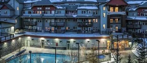 المنشأة من الخارج