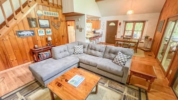 Smart TV, fireplace, Netflix, Hulu