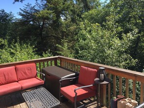 Property grounds - The Treehouse Townhouse (Cloverdale)
