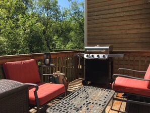 Property grounds - The Treehouse Townhouse (Cloverdale)