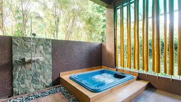 Jetted tub
