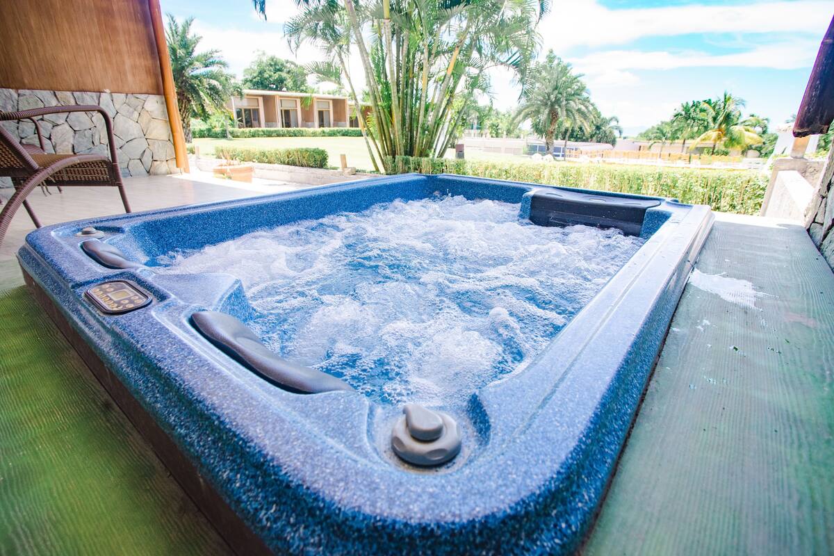 Private spa tub