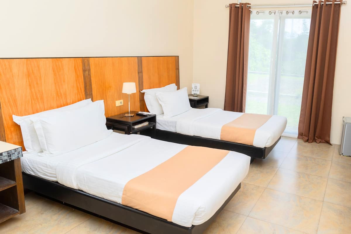 Standard Room (Pet-Friendly) | Roupa de cama