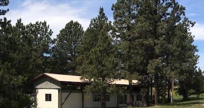 Casa móvil vintage restaurada en nuestro rancho privado de 212 acres