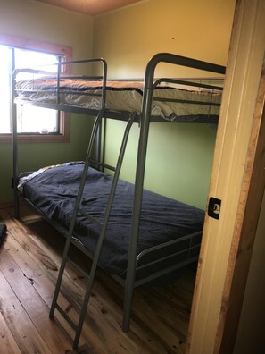 3 soverom og sengetøy