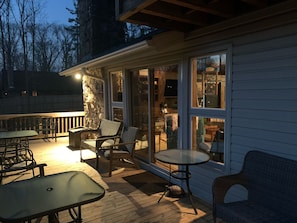 Outdoor dining - COME TRY US OUT! GREAT FISHING! BEST RIVER VIEW ON THE LITTLE RED RIVER! (Heber Springs)