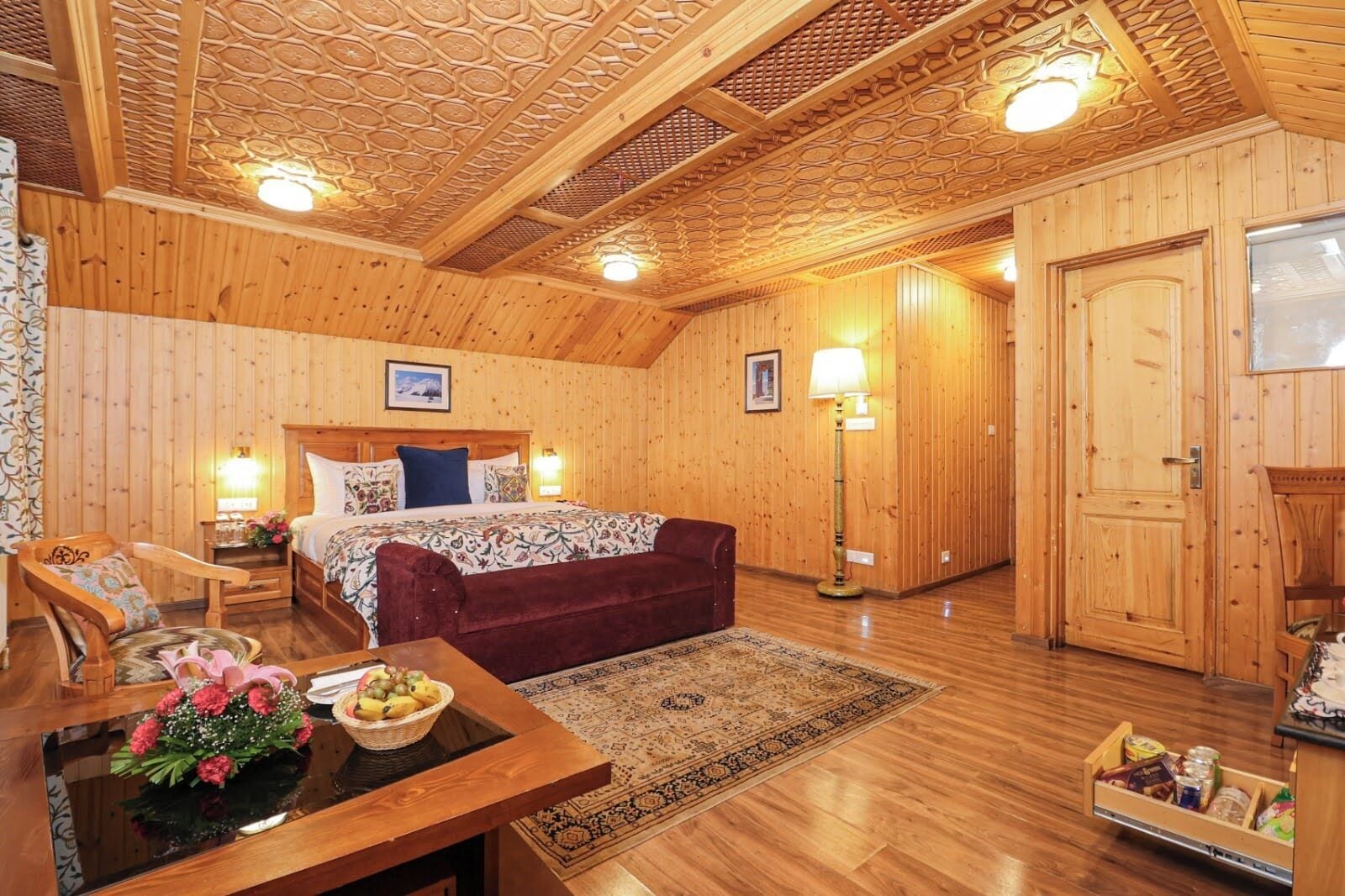 Superior Room | Egyptian cotton sheets, premium bedding, in-room safe, desk