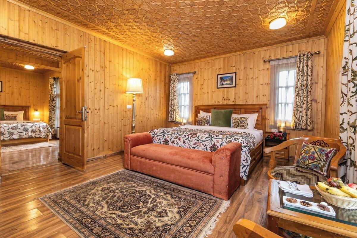 Kamar Mewah | Seprai katun Mesir, seprai premium, brankas, dan meja kerja