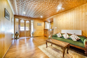 Reception - Shaw Inn (Baramula)