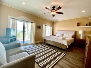 4 室のベッドルーム、アイロン / アイロン台、旅行用ベビーベッド、WiFi (無料)