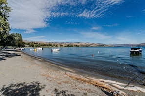 Nær stranden