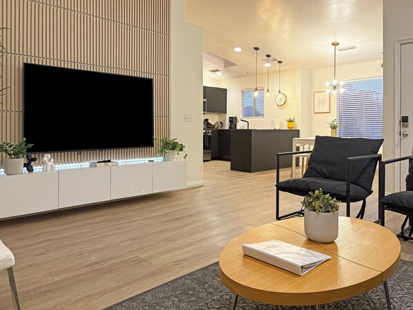 TV connectée, baby-foot, table de tennis de table