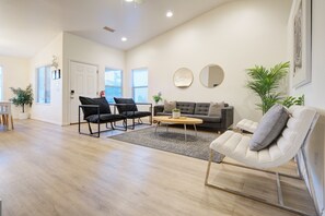 Smart TV, foosball, table tennis - Modern retreat, great views, games galore.. (Page)