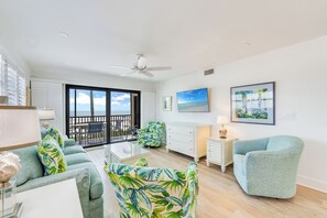 TV, offices - OCEAN'S REACH 1D2: 2-Bedroom, Corner Unit, Dunes Golf Privileges! (Sanibel Island)