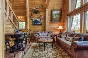 Fernseher, Kamin, Videospiele, DVD-Player